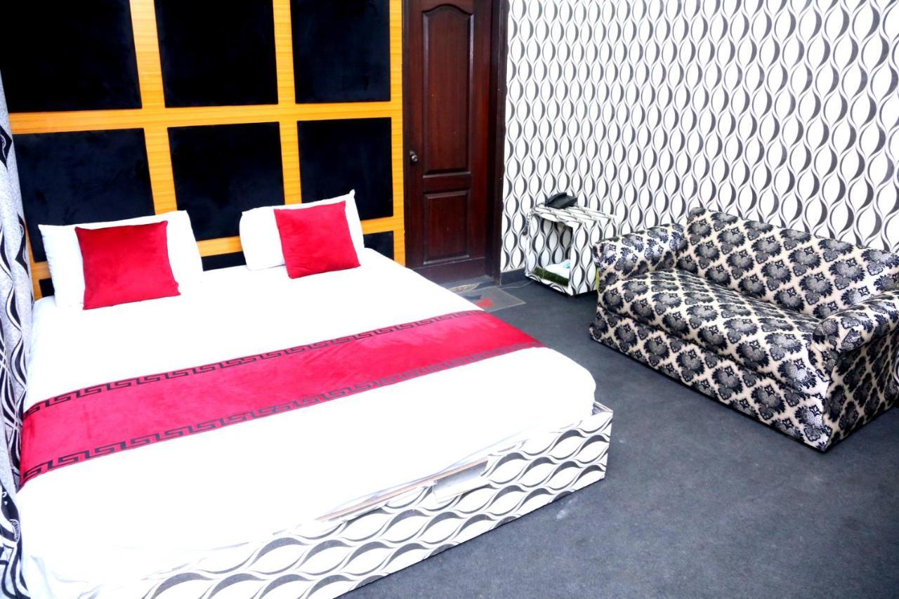 Sapphire Inn Motel Lahore Eksteriør billede