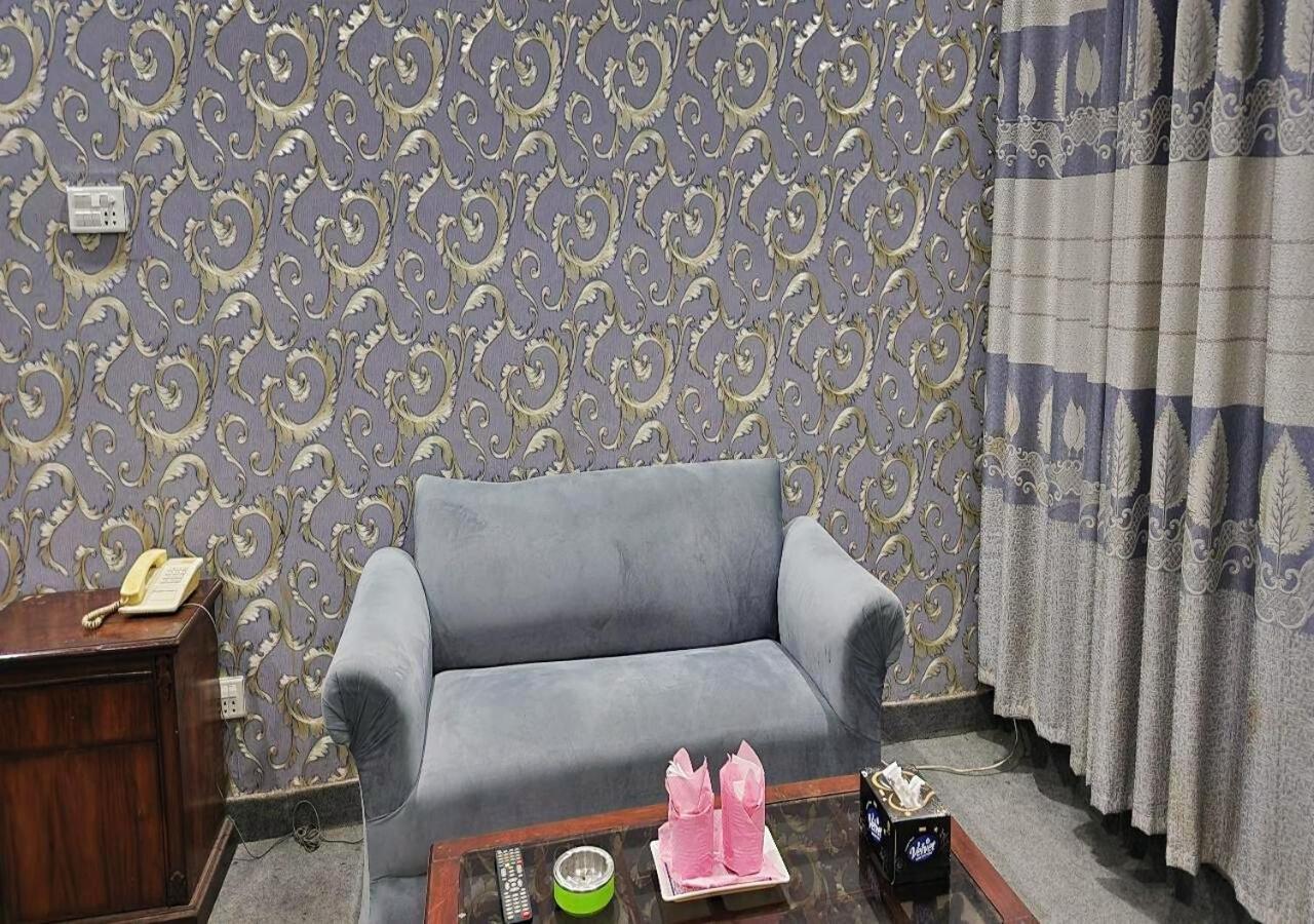 Sapphire Inn Motel Lahore Eksteriør billede